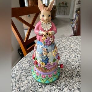 NIB Jim Shore rotating musical Easter Bunny